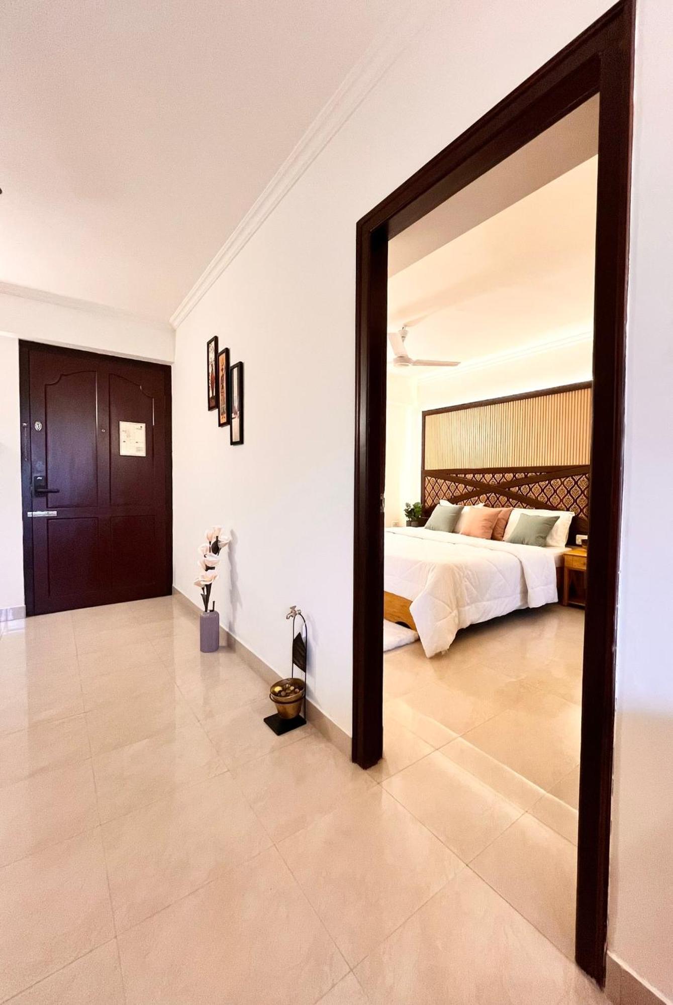 Joy Suite - Exclusive Private 4-Star Ac Suite Inside Lotus 8 Hotel - 3 Min Walk From Cochin Airport Kochi Exterior photo